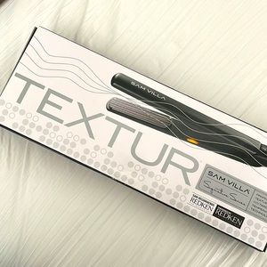 Sam Villa Textur. A hair crimper in the Sam Villa Signature Series. BRAND NEW!